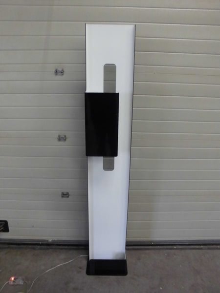 Aretha Floor Lamp. Manufacturer Foscarini, Designer Ferruccio Laviani