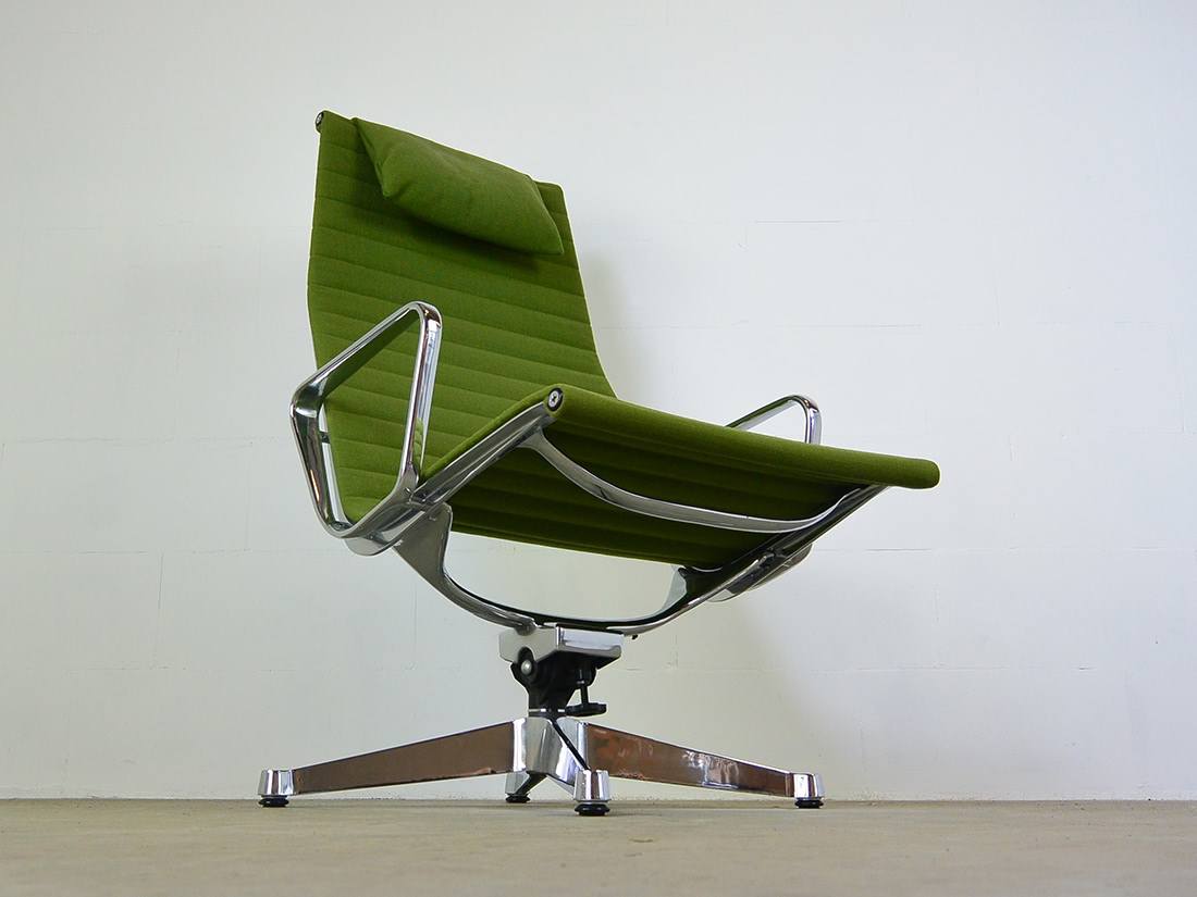 EA 124 Herman Miller Charles Eames stoel groen