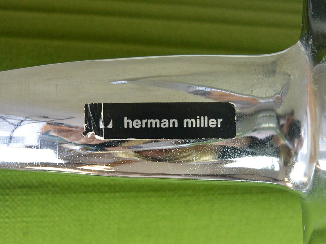 EA 124 Herman Miller Charles Eames stoel groen