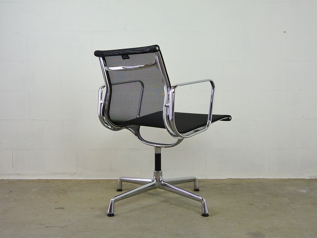 Bureaustoel Eames EA 108 Vitra