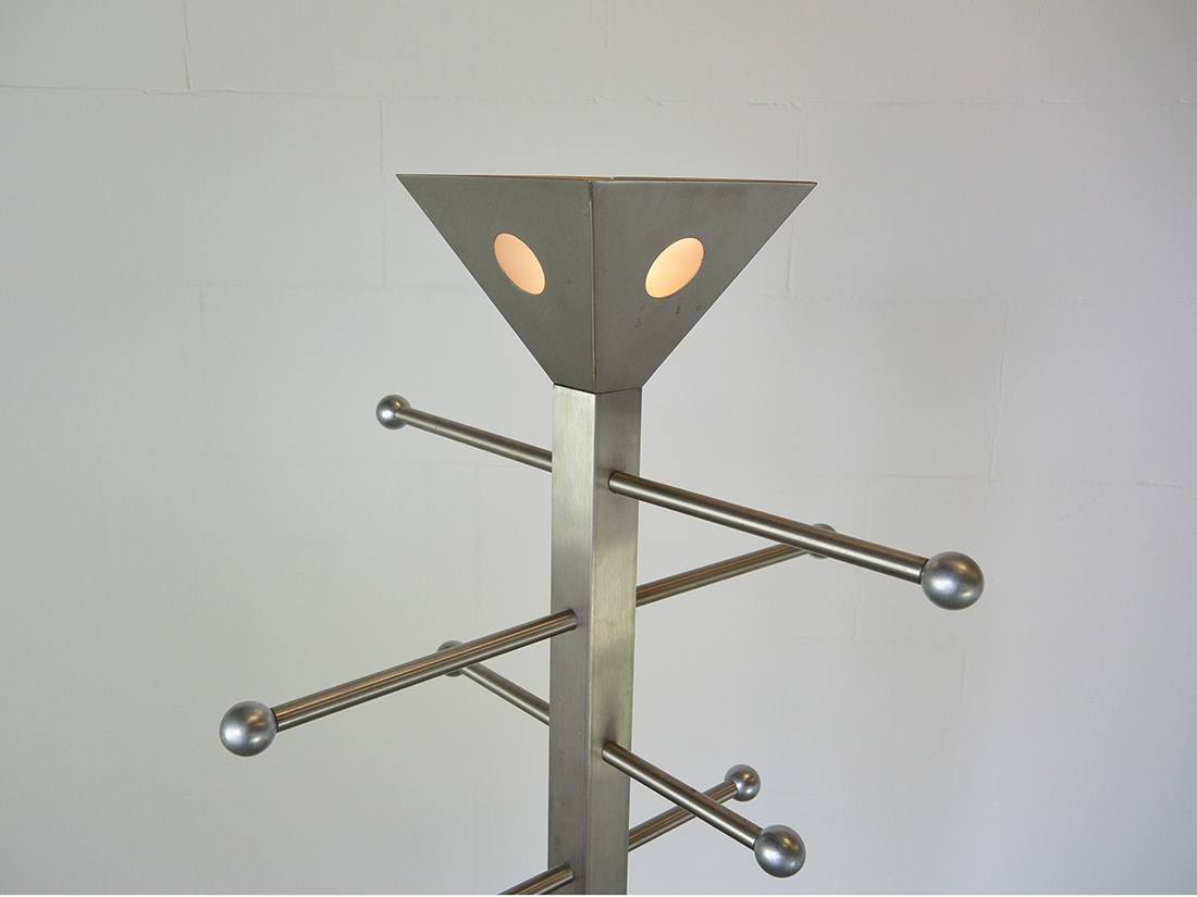 Hala coat rack with lighting suitable for 8 coats