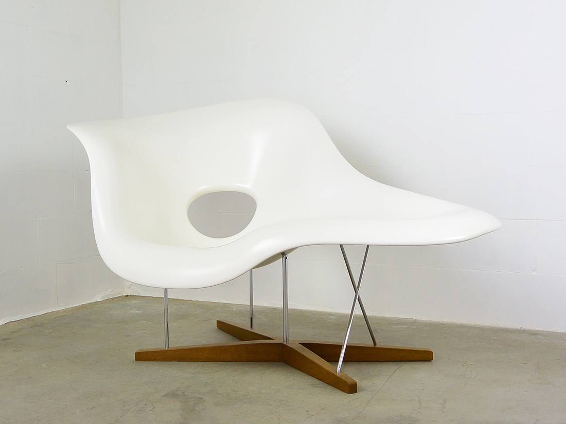 Vitra La Chaise lounge chair Charles & Ray Eames