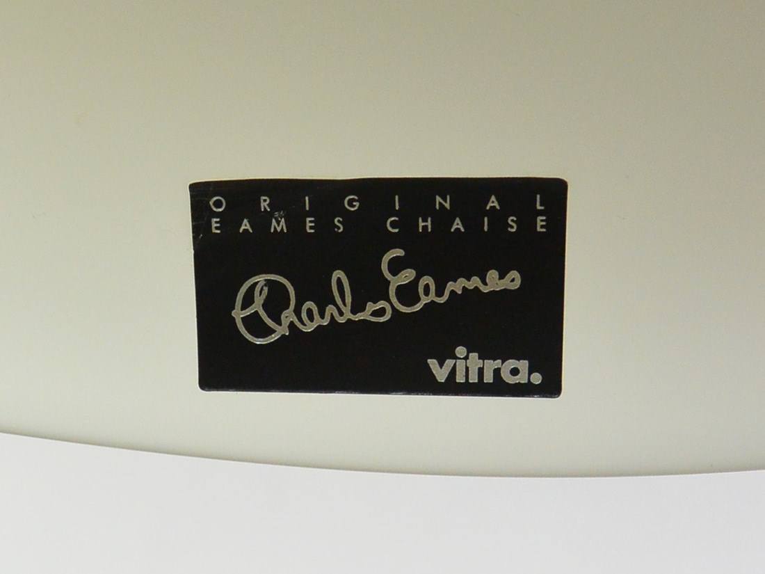 Vitra La Chaise loungechair Charles & Ray Eames