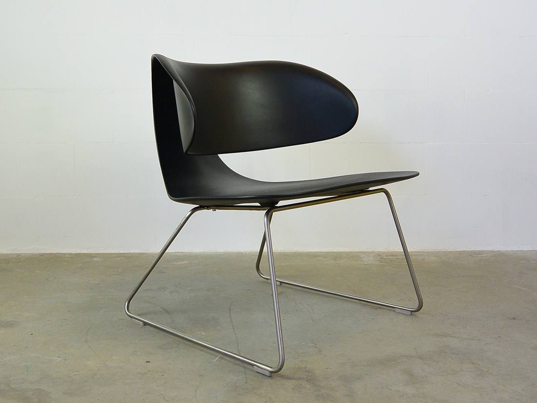 Maxima arm chair designed by William Sawaya for Sawaya & Moroni.