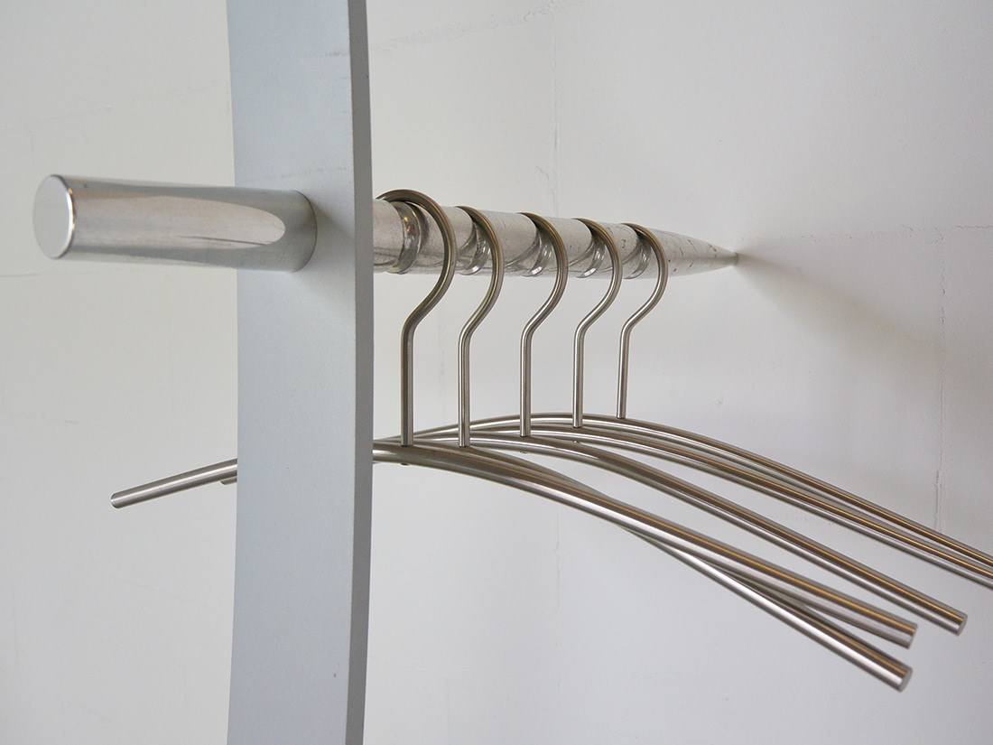 Cascando Standalone coat rack by Onno de Knegt