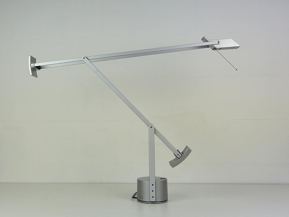 Artemide Tizio Desk Lamp designed by Richard Sapper