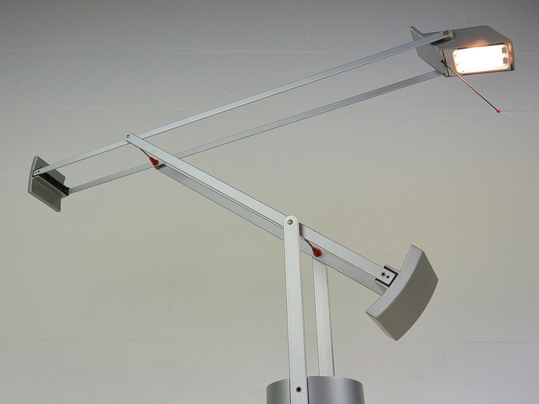 Artemide Tizio desklamp