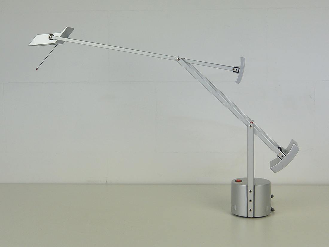 Artemide Tizio Micro Bureaulamp ontworpen door Richard Sapper