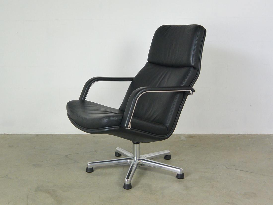 Artifort F141 Lounge chair Geoffrey Harcourt