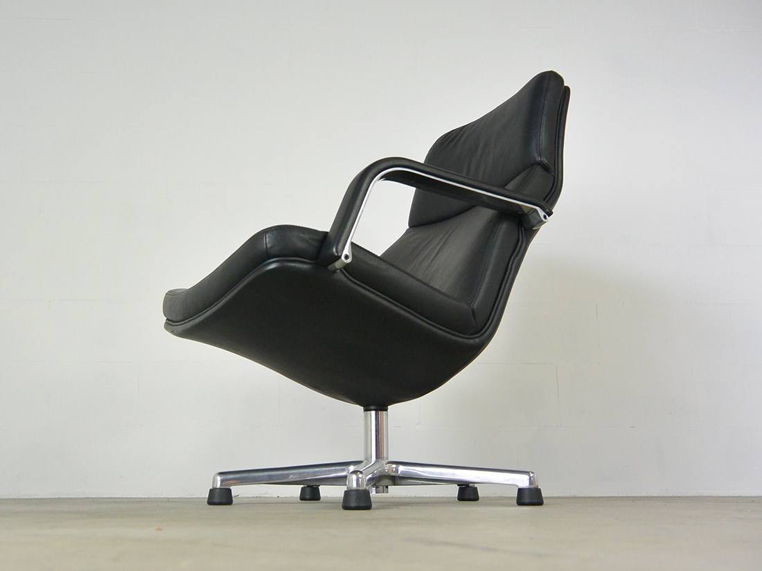 Artifort F141 Lounge chair Geoffrey Harcourt