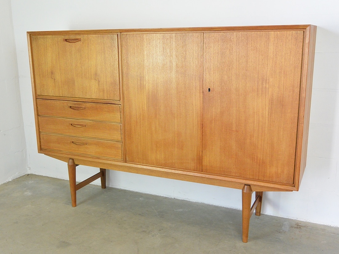 Vergelijking samenwerken buitenste Wandkast Deens 60s | Vintage retro | Teak highboard - IDEO Design