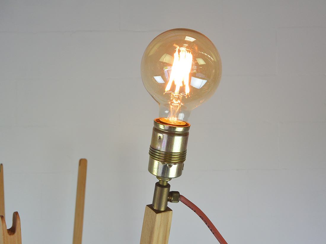 Pin Coat kapstok met lamp Nils Holger Moormann 5