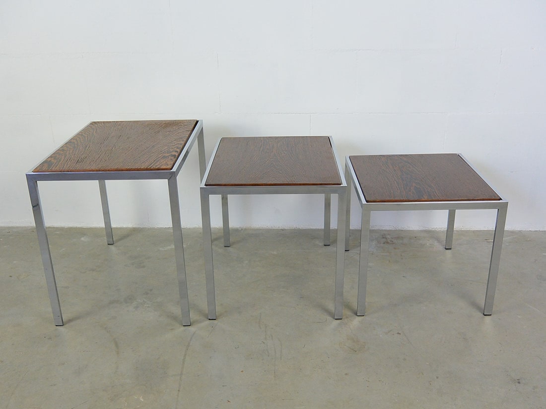 Set vintage nesting tables