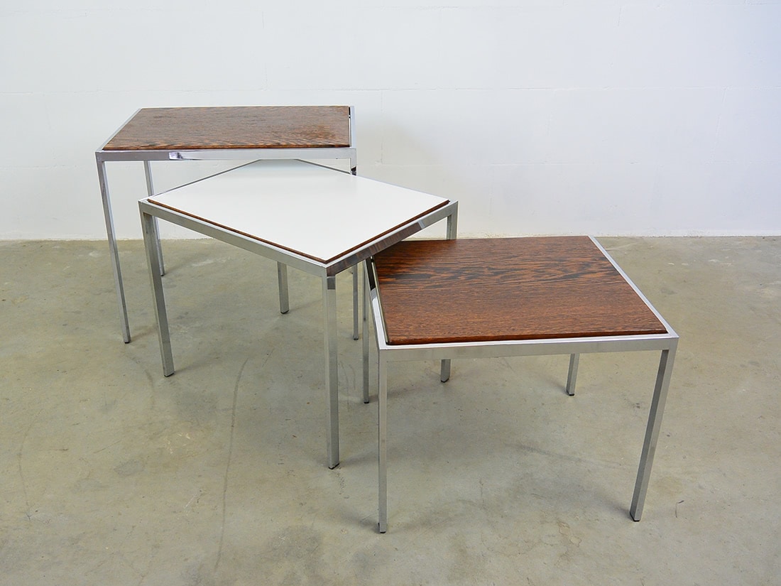Set vintage nesting tables