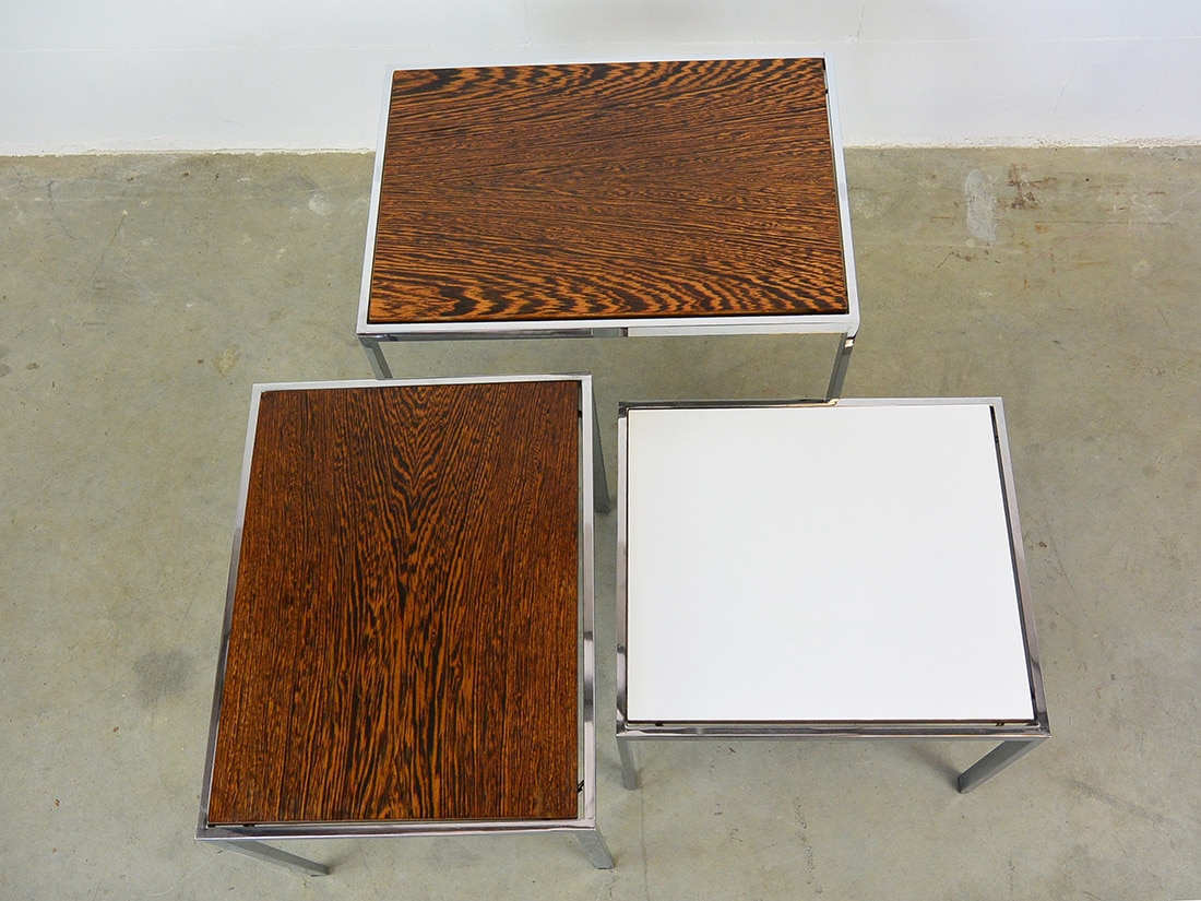 Set vintage nesting tables