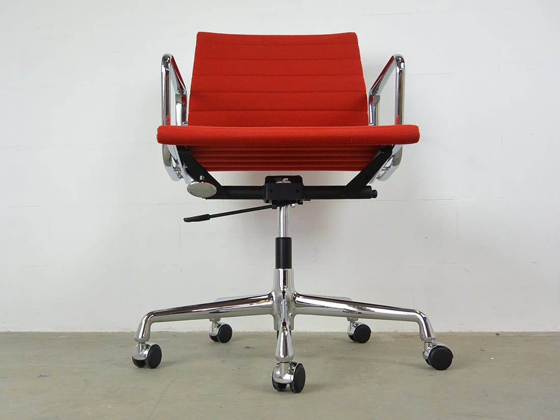 EA 117 Vitra red hopsak 6