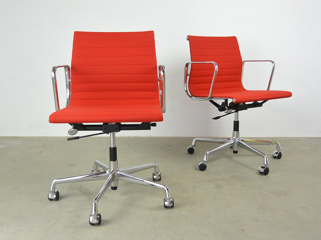 EA 117 Vitra red hopsak stuks2_