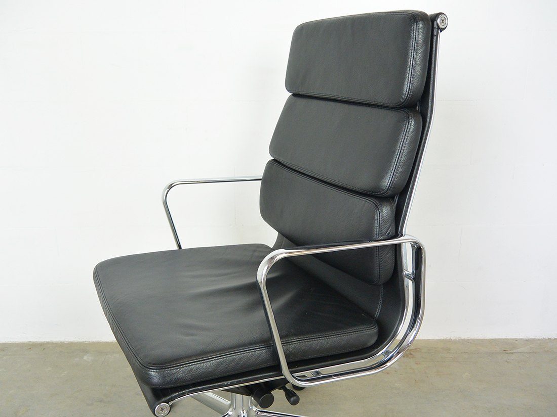 Eames EA 219 zwart 6