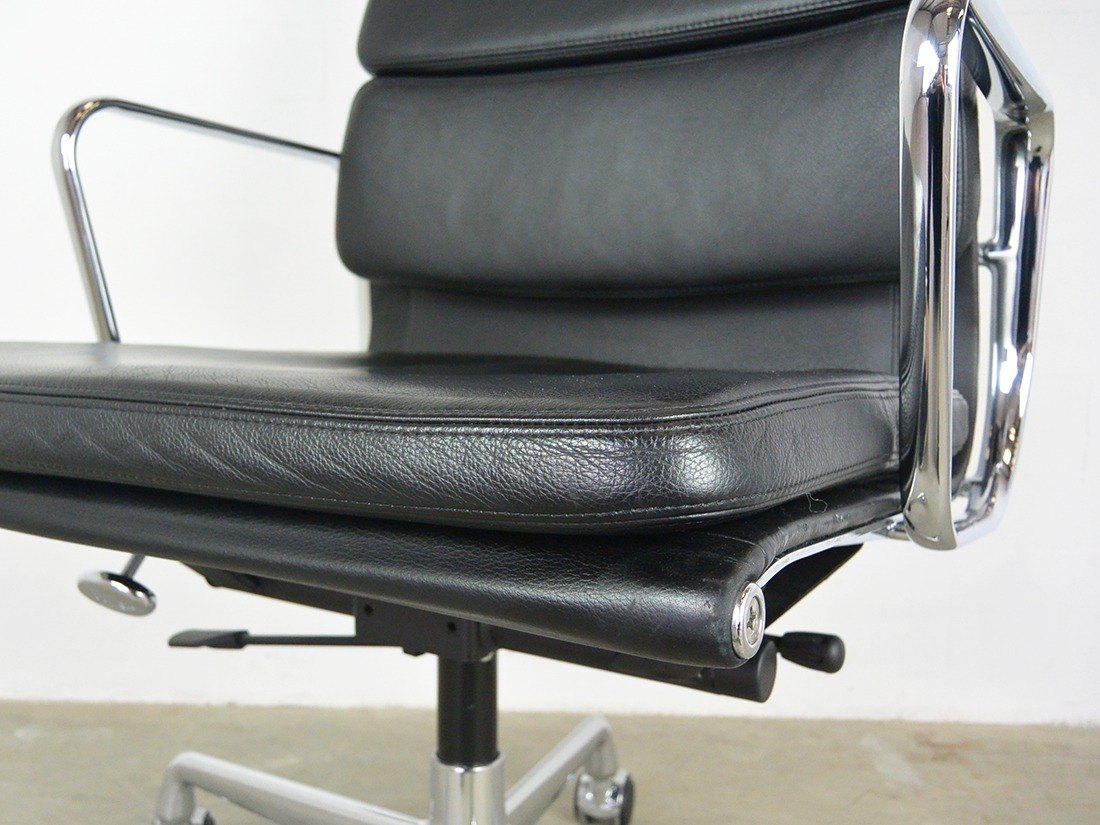 Eames EA 219 zwart 7