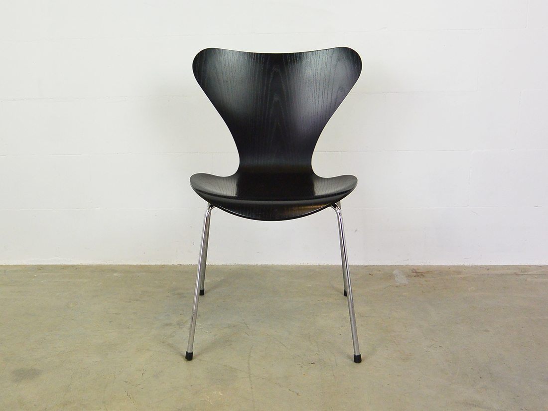 Fritz Hansen Vlinderstoel zwart Serie 7 1