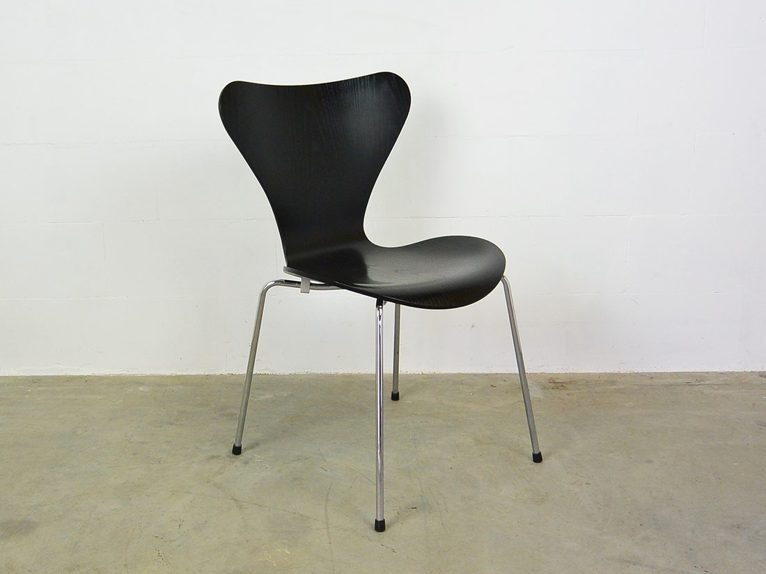 Fritz Hansen Vlinderstoel zwart Serie 7 2