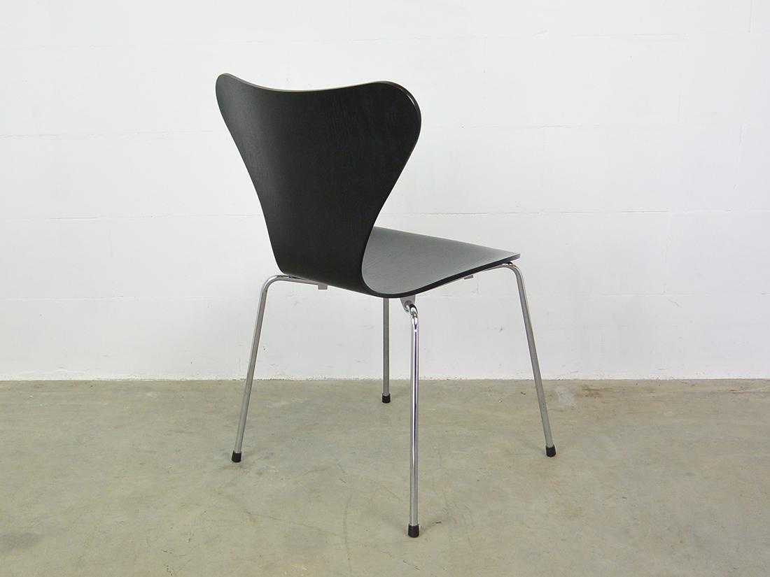 Fritz Hansen Vlinderstoel zwart Serie 7 4