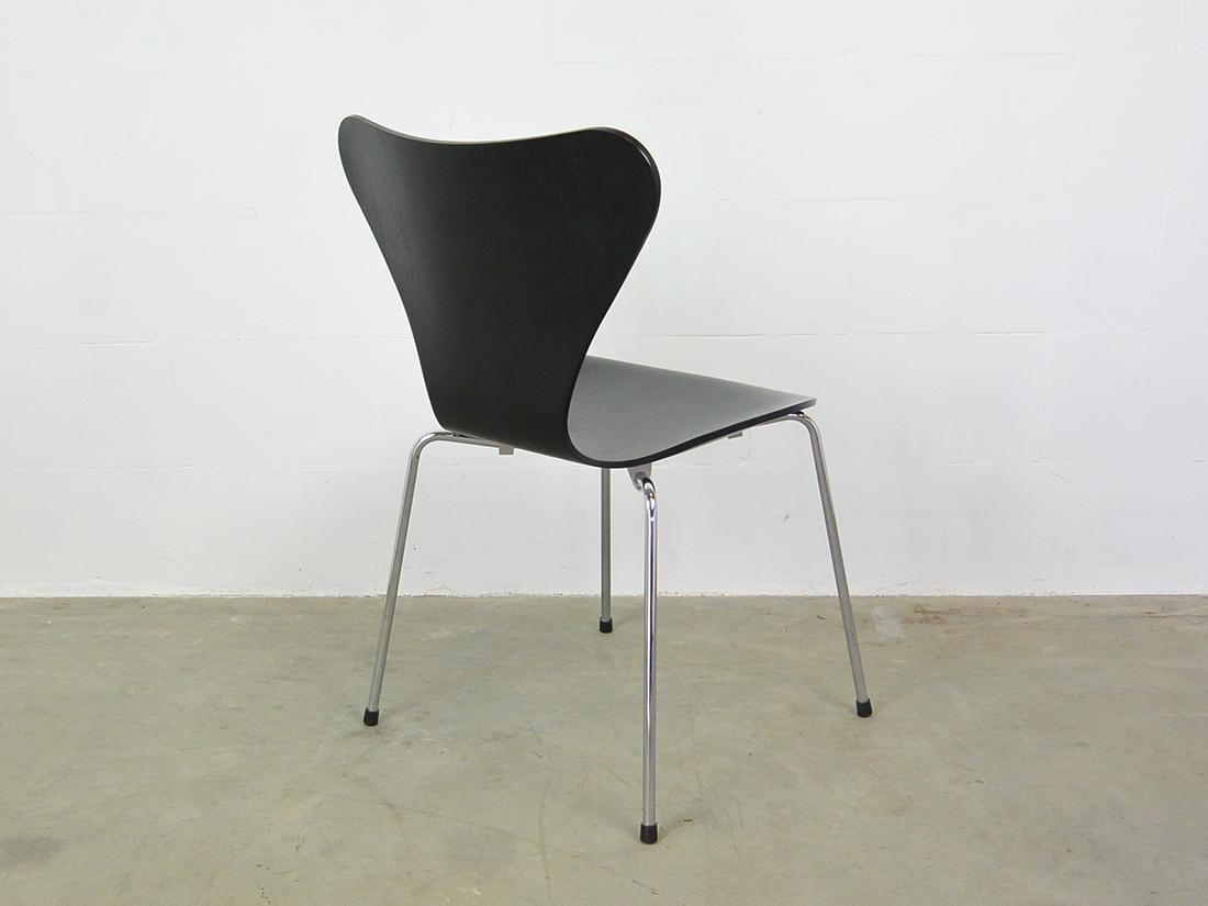 Fritz Hansen Vlinderstoel zwart Serie 7 4