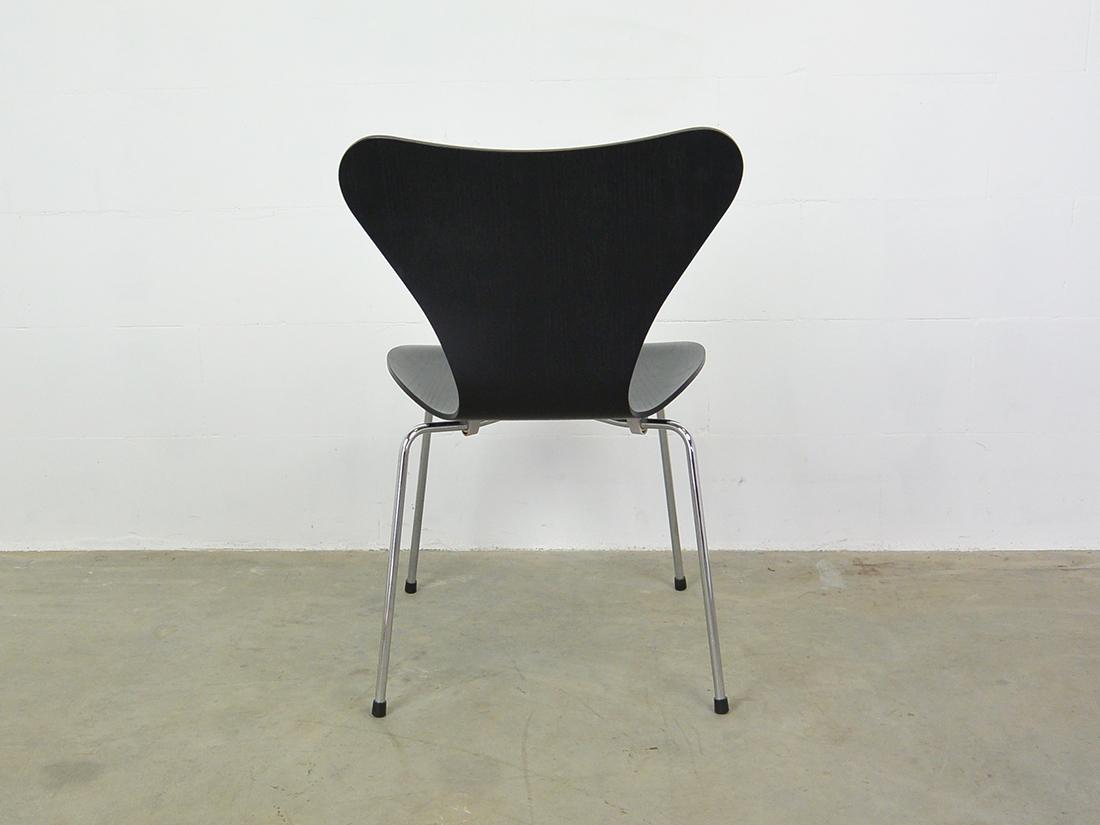 Fritz Hansen Vlinderstoel zwart Serie 7 5