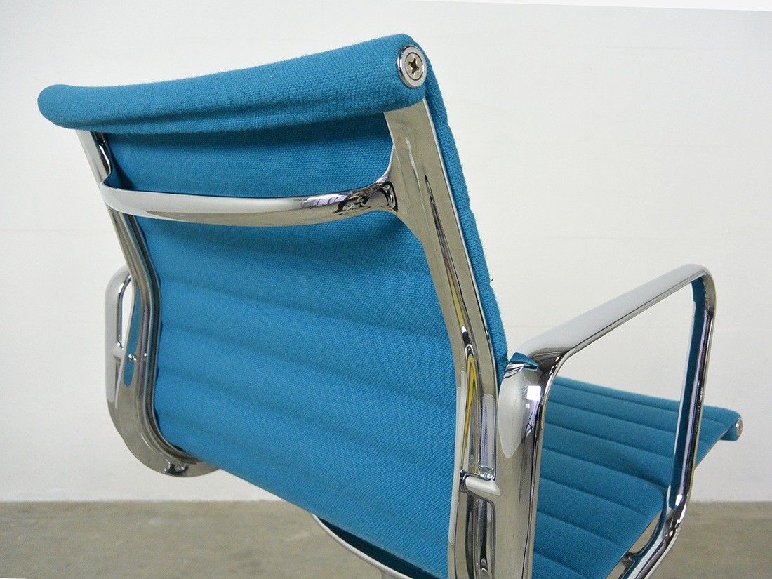 Eames EA 107 hopsak turquoise 6