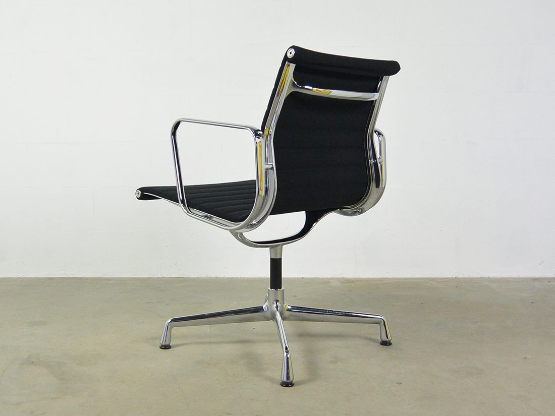 Eames EA 107 hopsak black 5