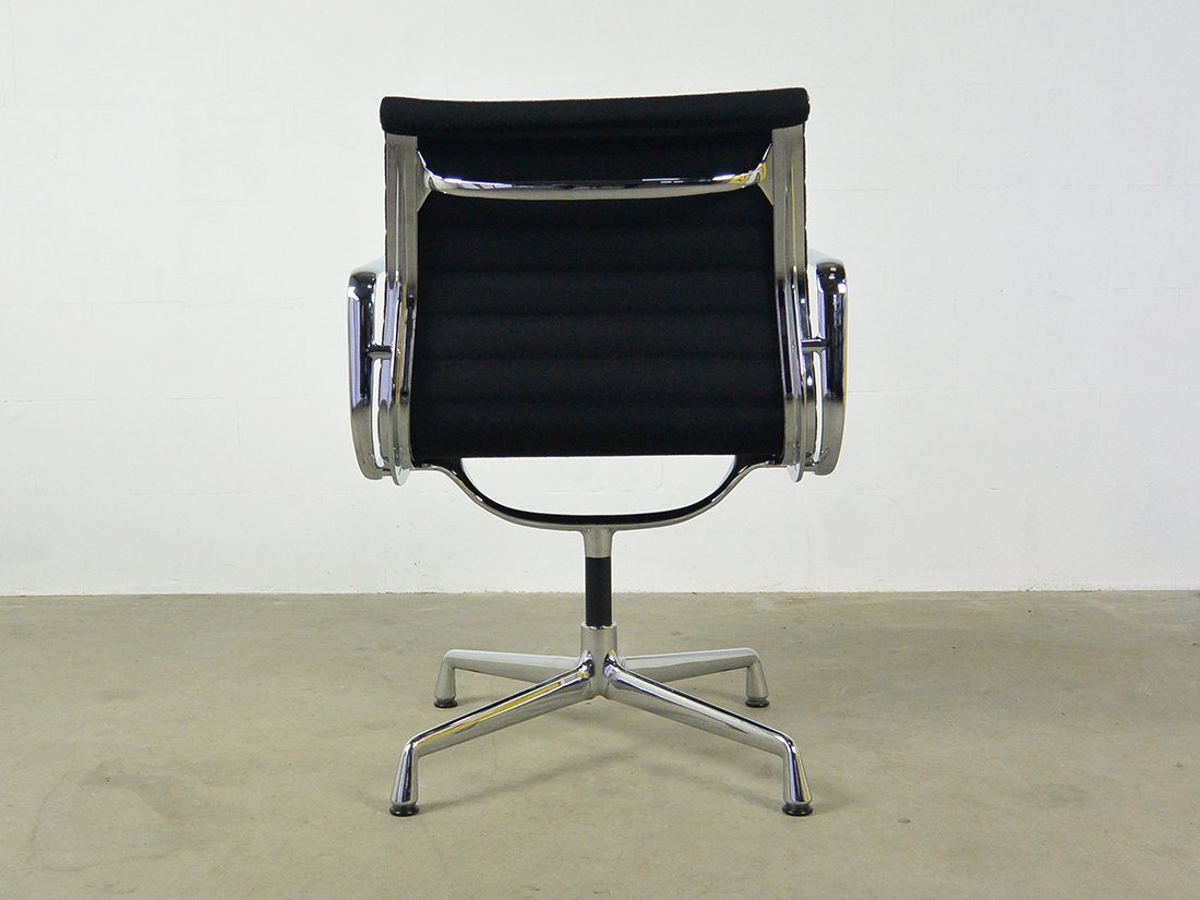 Eames EA 107 hopsak black 6