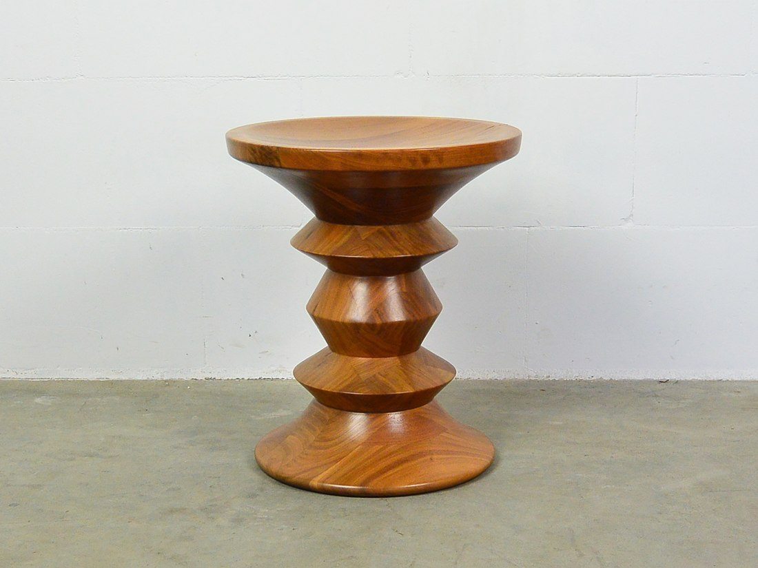 Vitra Ray Eames stool model A_1