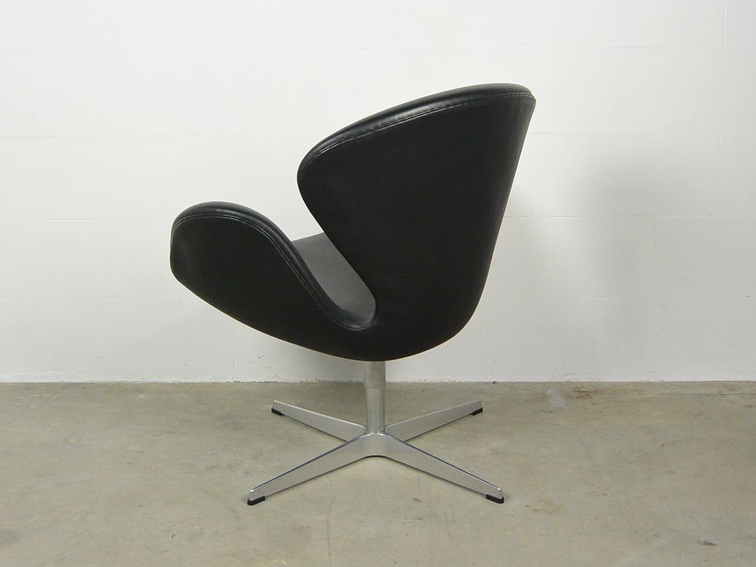 arne jacobsen swan chair fritz hansen 3