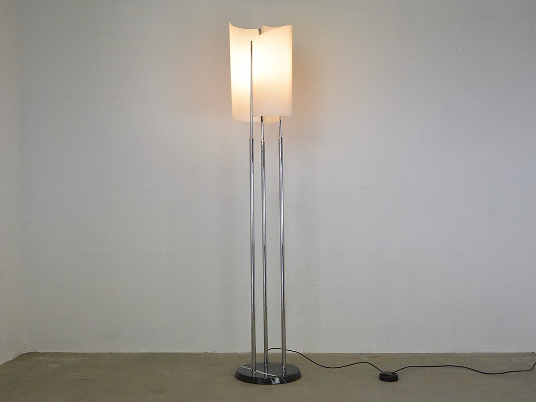 floor lamp Oluce Arianna Bruno Gecchelin 1