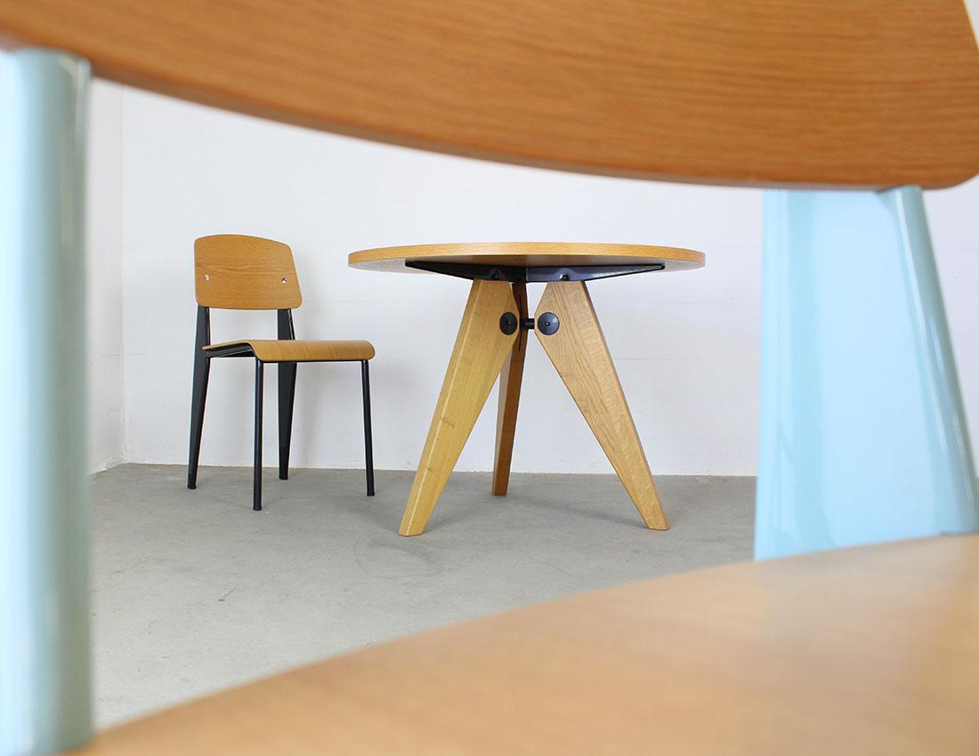 Vitra Standard chair Guéridon tafel 3