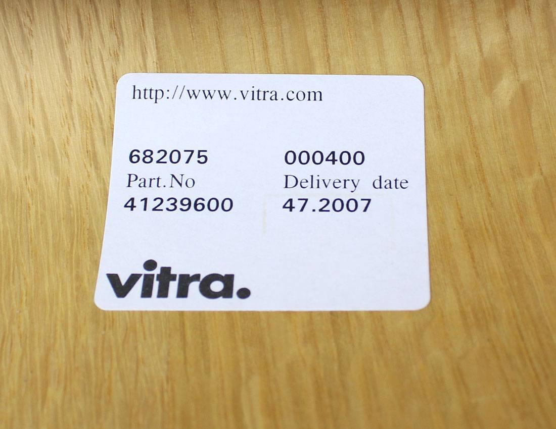 Vitra Standard chair mint mark