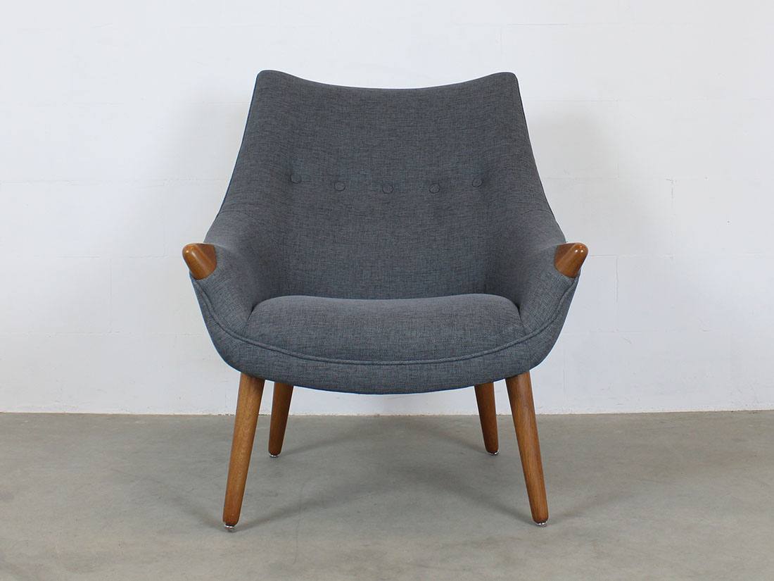 Matzform Mama Bear chair tribute to Hans J. Wegner 1
