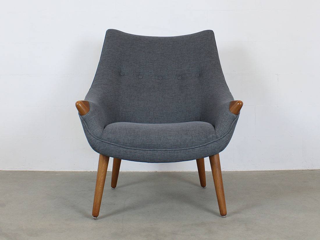 Matzform Mama Bear chair tribute to Hans J. Wegner 1