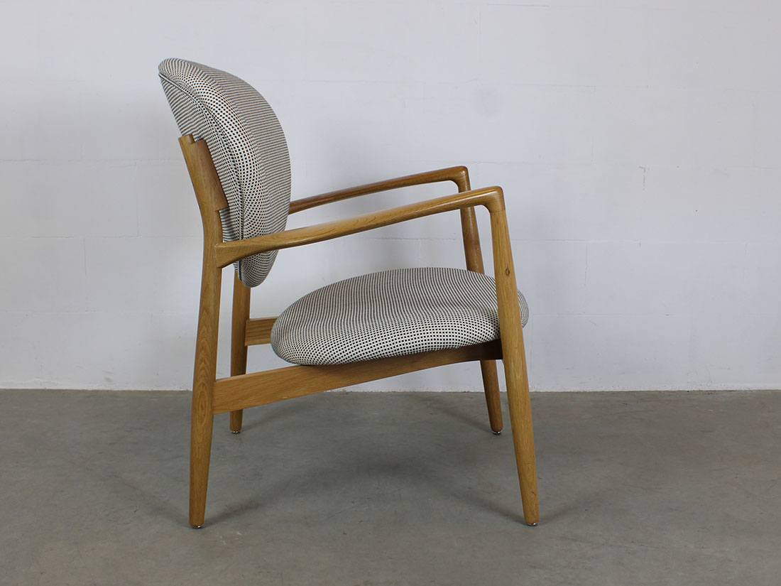 Matzform Medallion chair Ib Kofod-Larsen 3