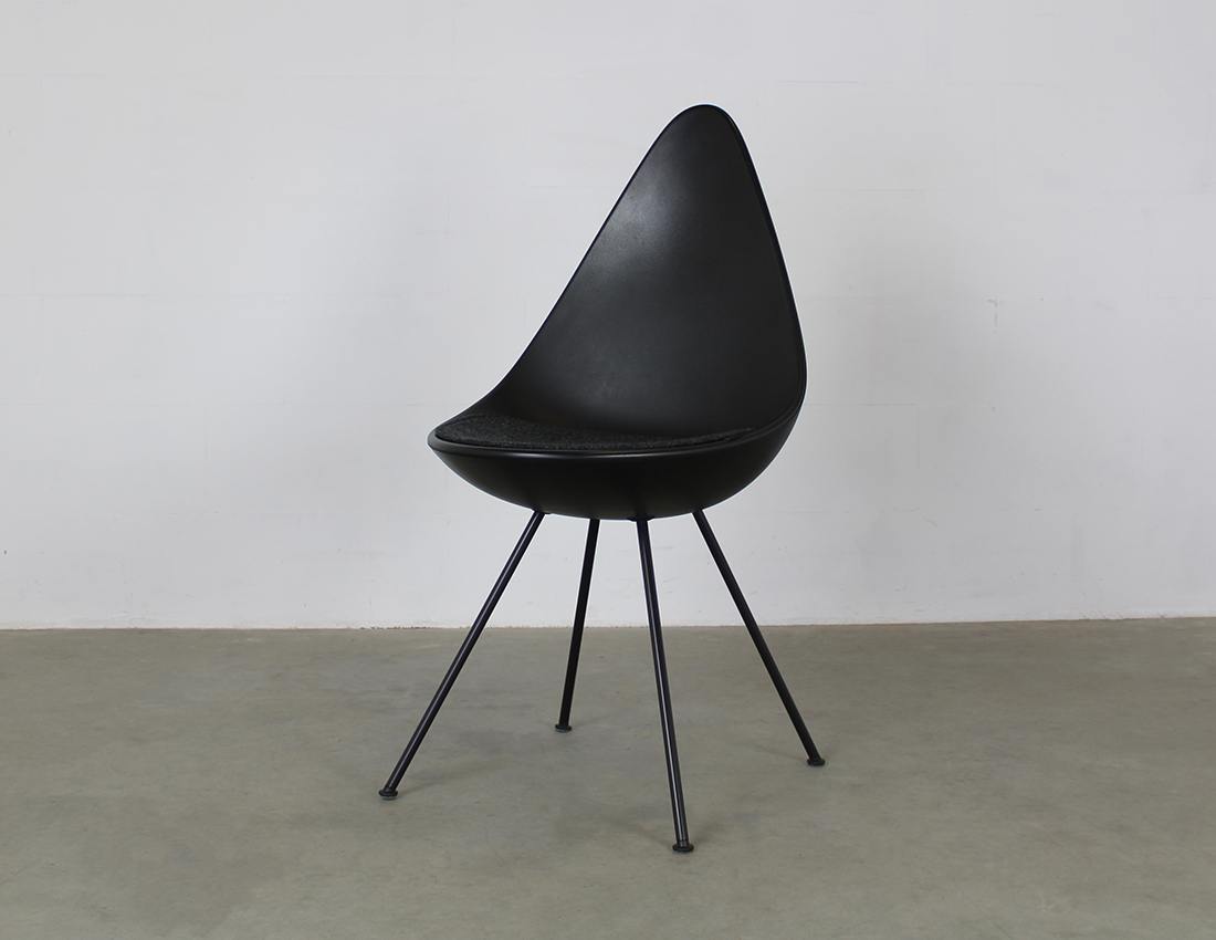 Fritz Hansen drop chair Arne Jacobsen 1