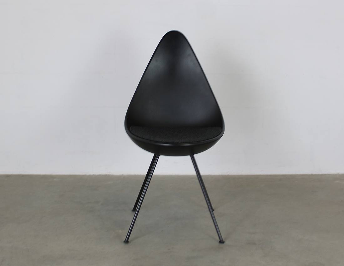 Fritz Hansen drop chair Arne Jacobsen 4