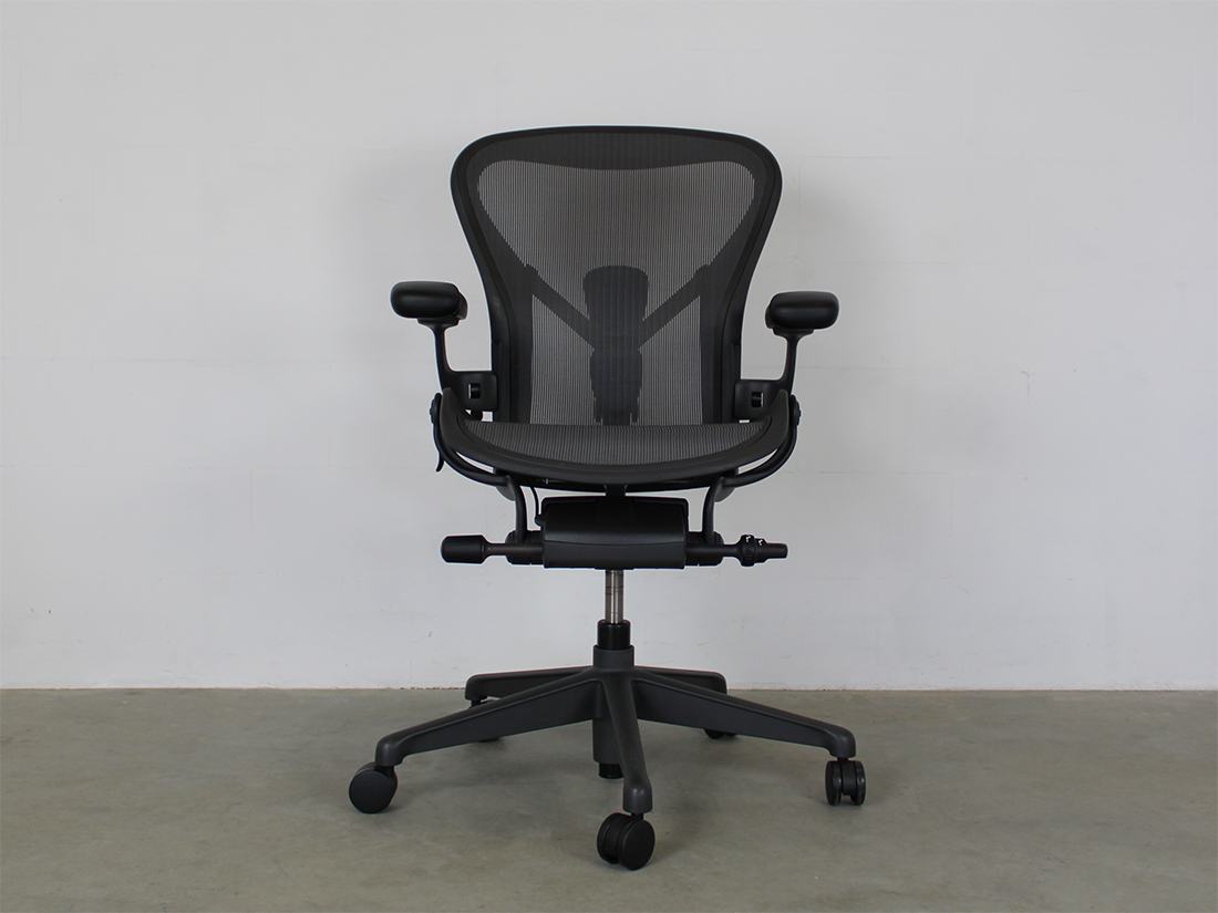 Herman Miller Remastered Aeron Bureaustoel zwart 1