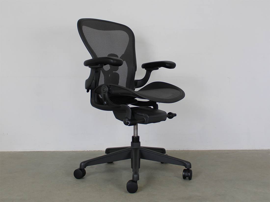 Herman Miller Remastered Aeron Bureaustoel zwart 2