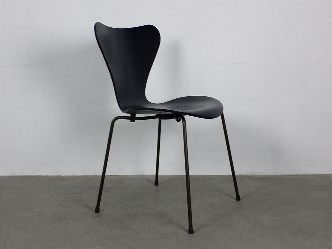 Fritz Hansen Vlinderstoel 3107 60 jaar Arne Jacobsen 2