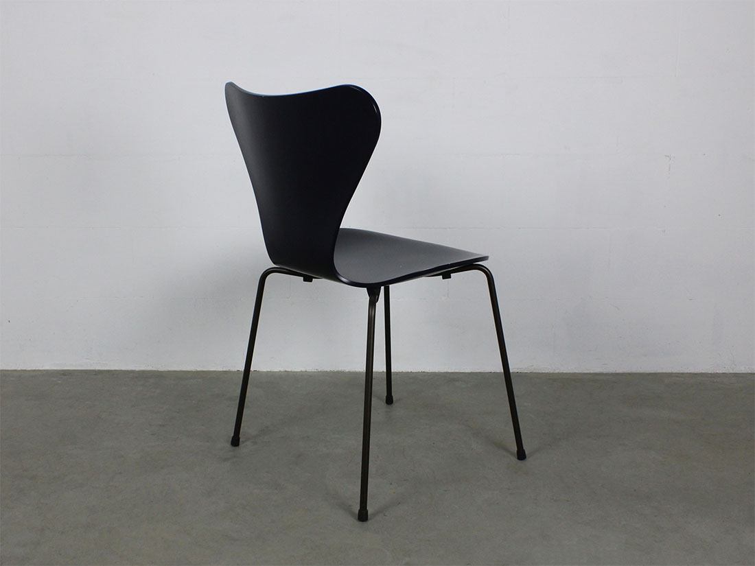 Fritz Hansen Vlinderstoel 3107 60 jaar Arne Jacobsen 4