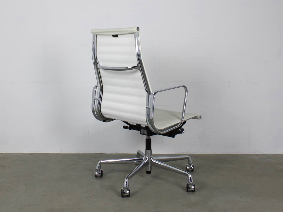 Eames EA 119 Vitra Wit leer 3