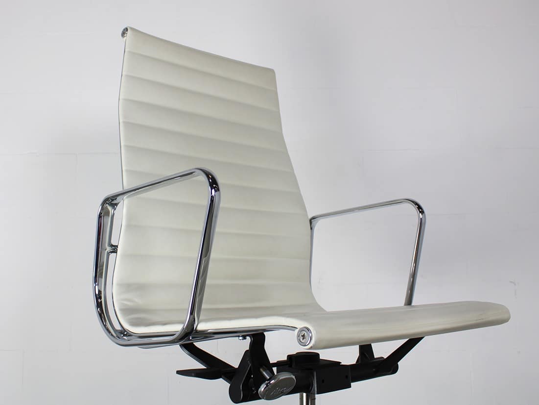 Eames EA 119 Vitra Wit leer 6