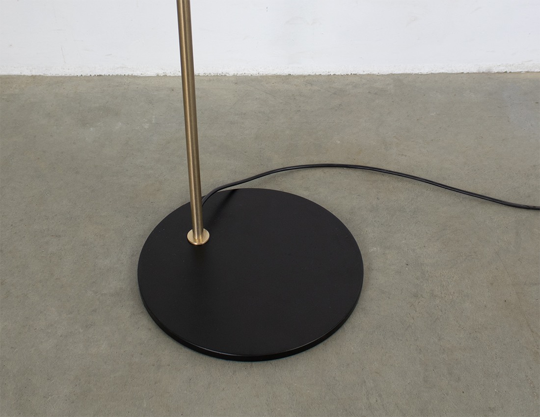 Oluce floor lamp 1953 Design Ostuni & Fort 3