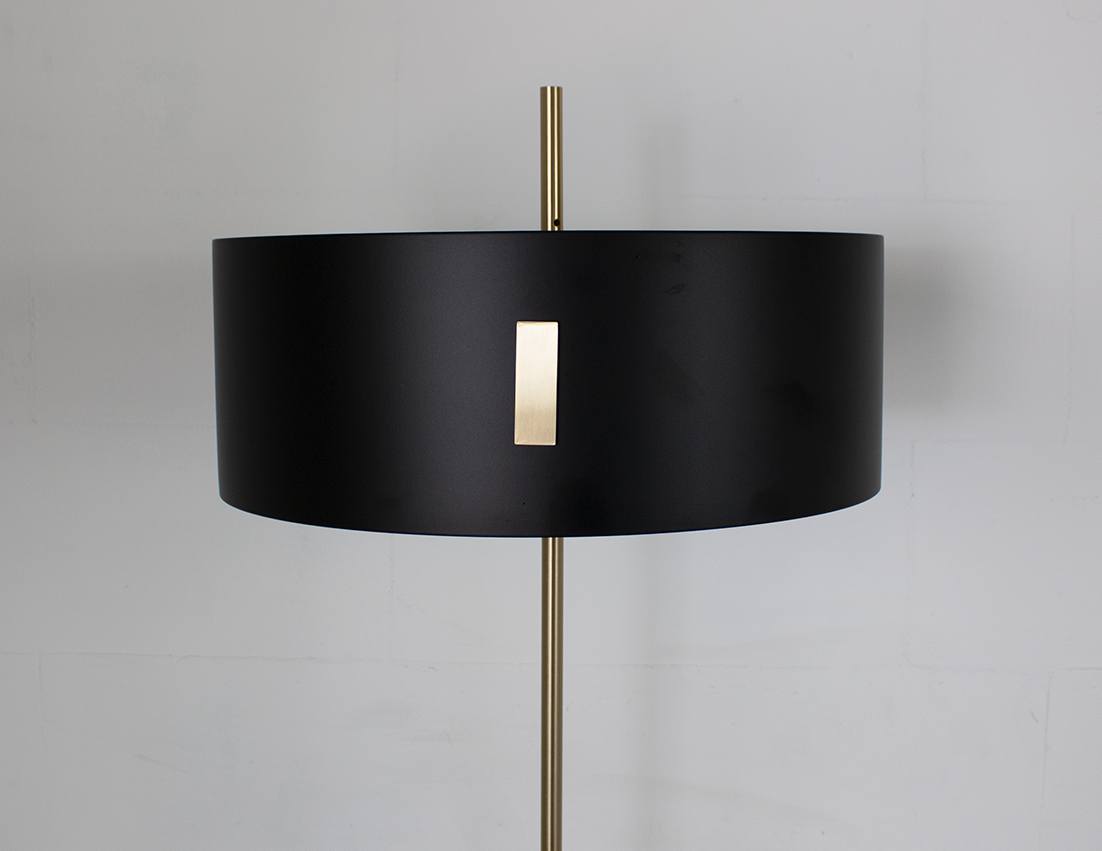 Oluce floor lamp 1953 Design Ostuni & Fort 4