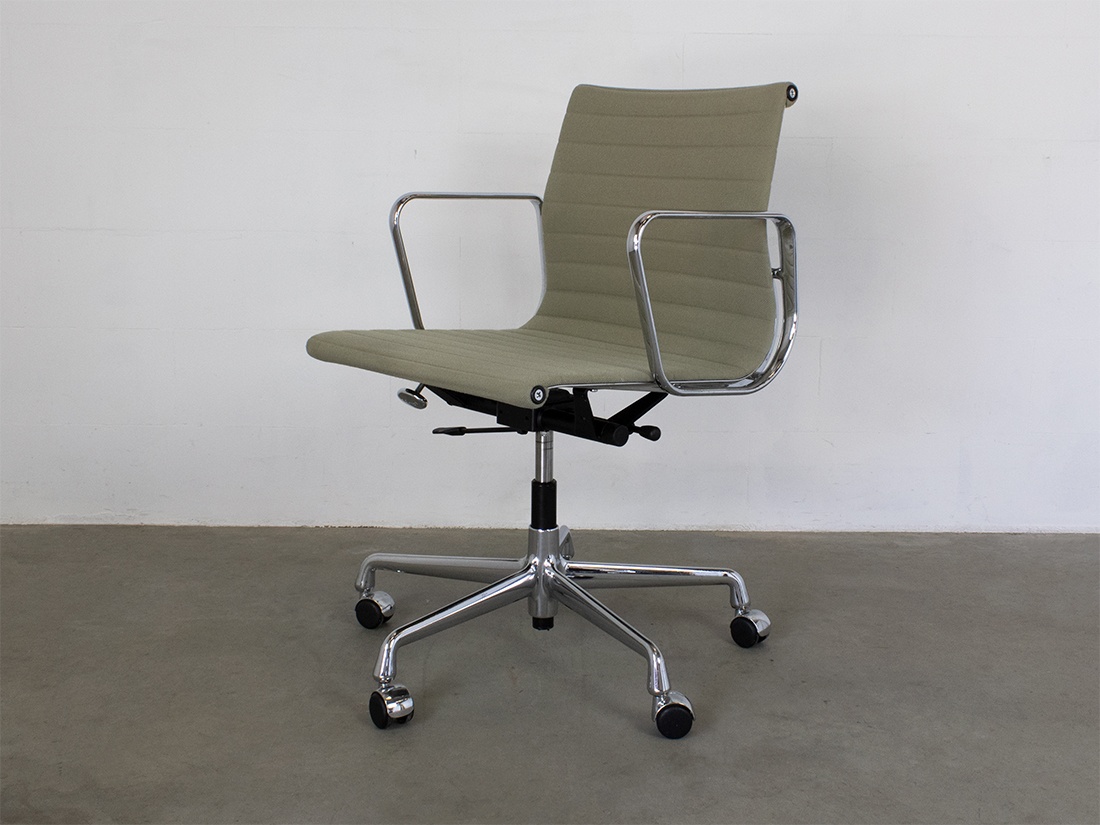 Eames EA 117 Hopsak Vitra ivory forest 2